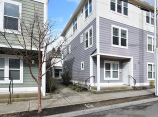 11925 SE Ash St, Portland, OR 97216