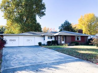 211 Charleston Ave, Mattoon, IL 61938