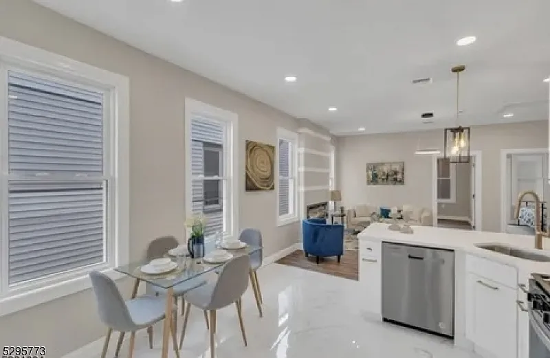 3 bed, $2,800 — Photo 4