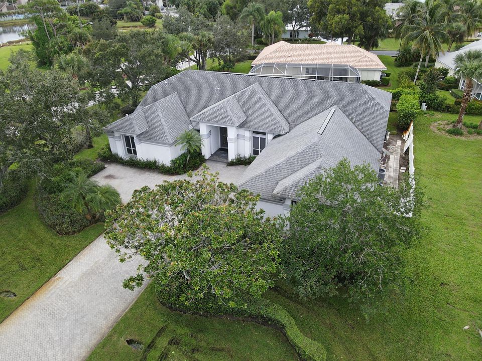 1st image of 1111 SE Westchester Drive