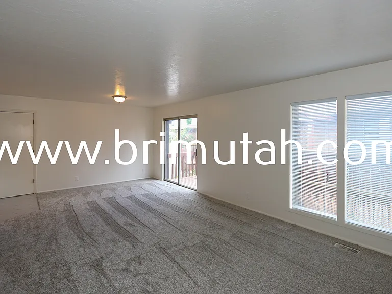3669 S 2245 E — Photo 3
