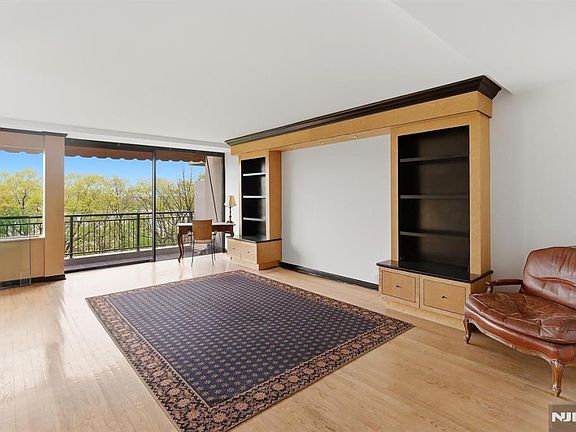 5th image of 4 Horizon Rd APT G10