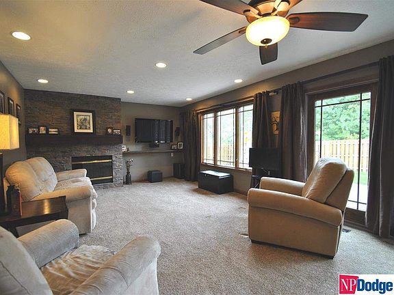 3rd image of 4927 N 112th St