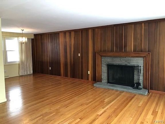 4th image of 312 Southfield Dr