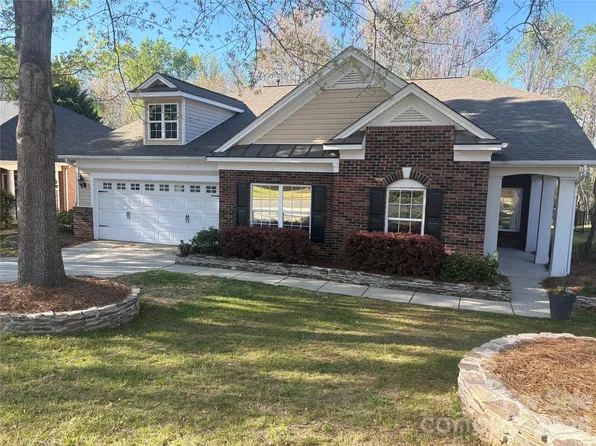 241 Loch Stone St, Fort Mill, SC 29715