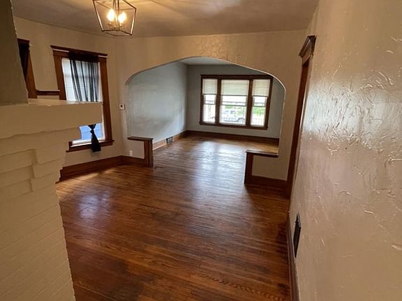 2nd image of 58 Como Ave #1