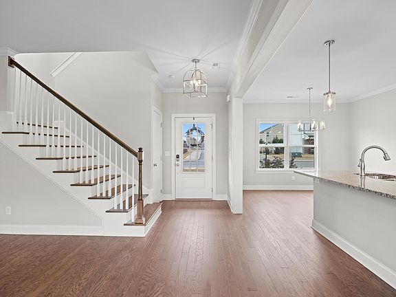 5th image of 5 Winchester Dr #51