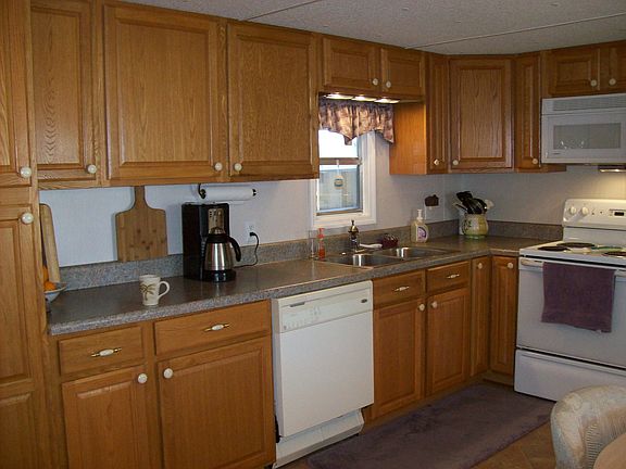 5th image of 103 W Saint Annes Cir