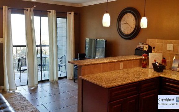 5th image of 1603 Parkview Dr #F8