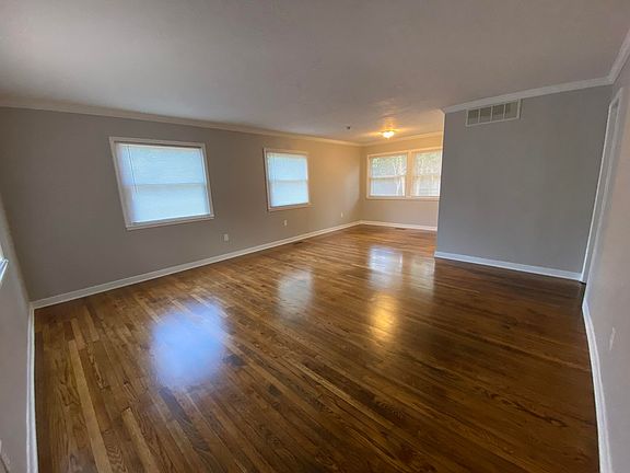 3rd image of 643 Hutchinson Dr