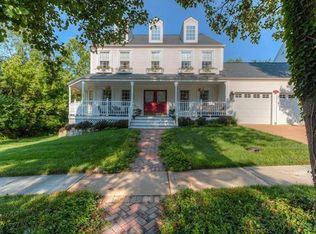 1323 Red Oak Plantation Dr, Ballwin, MO 63021