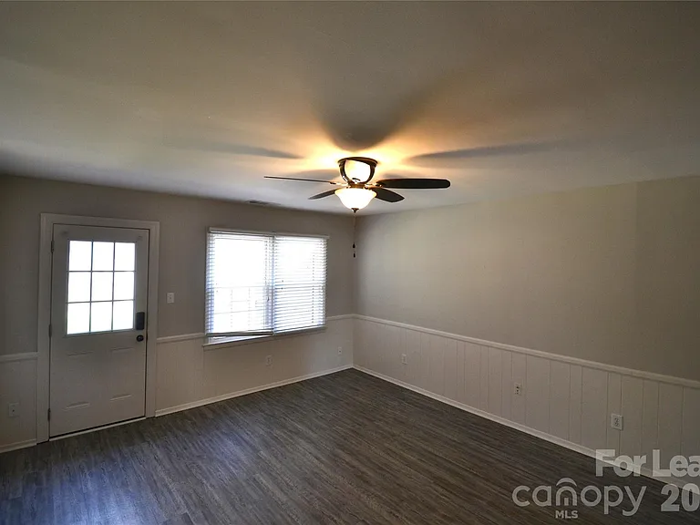 100 Old Farm Ct — Photo 10