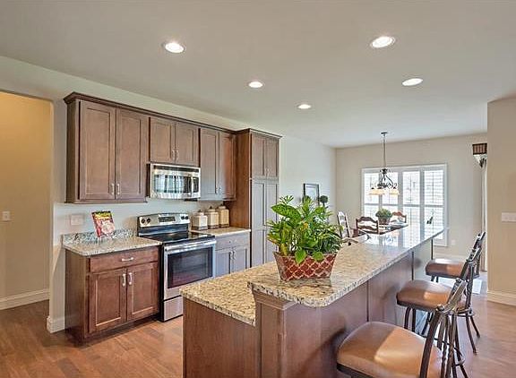 5th image of 134 Meadows Of Wildwood Blvd