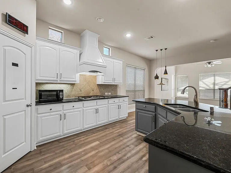 8732 Laurel Canyon Rd — Photo 13
