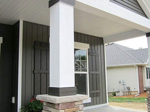 2nd image of 1333 Sanborn Dr