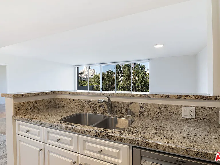 2170 Century Park E #708 — Photo 11