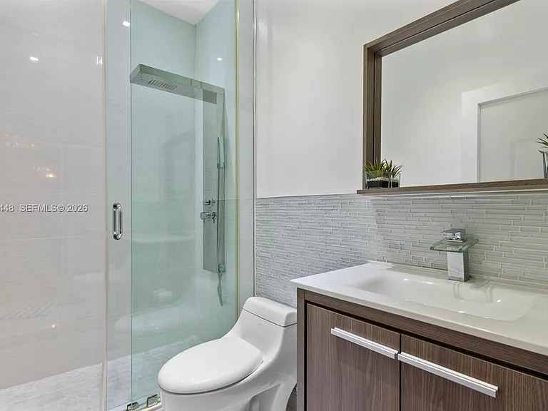 8133 SW 118th Ct — Photo 1