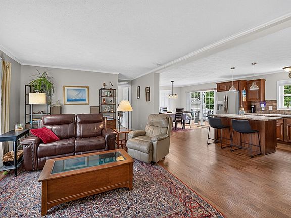 2nd image of 57 Linsay Dr
