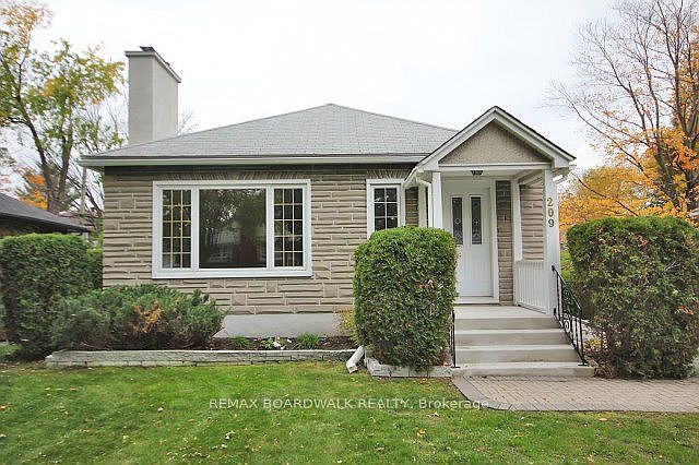 1st image of 209 Knox Cres