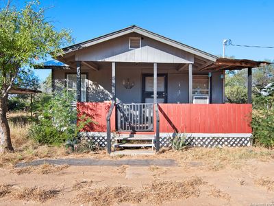 1305 S Travis, Big Wells, TX, 78830