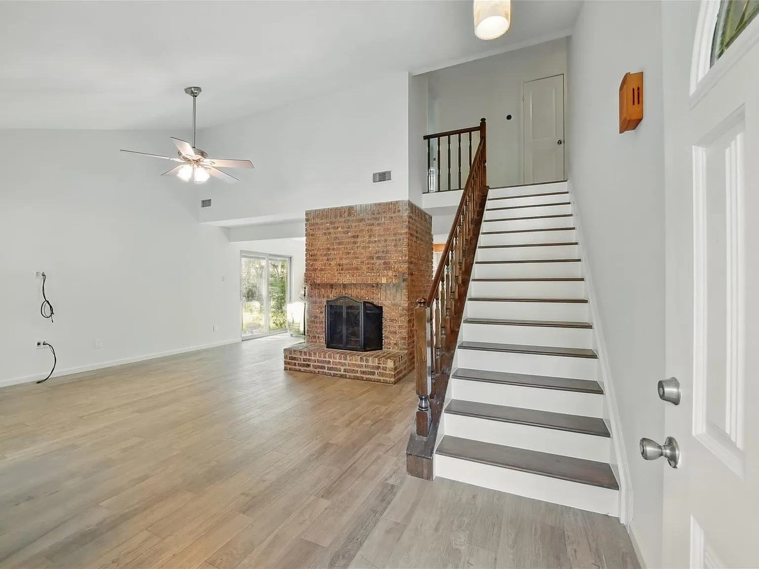 3 bed, 2.5 bath, 1654 sqft, $2,150 — Photo 3