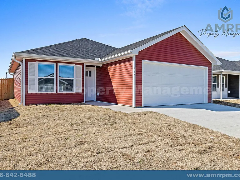401 Honeybee Ave — Photo 1