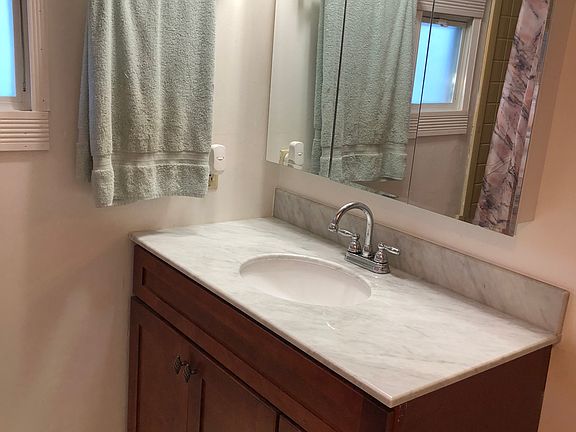 2nd image of 89 Berkeley St