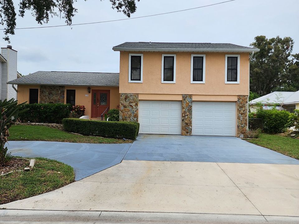 1st image of 13 Oak Ave