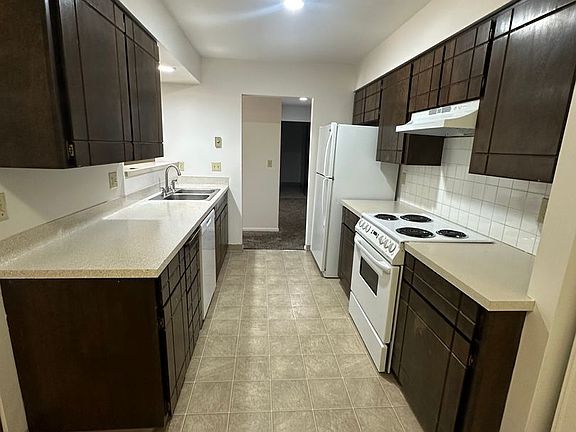 2nd image of 1223-25 E 30th Ave #1225