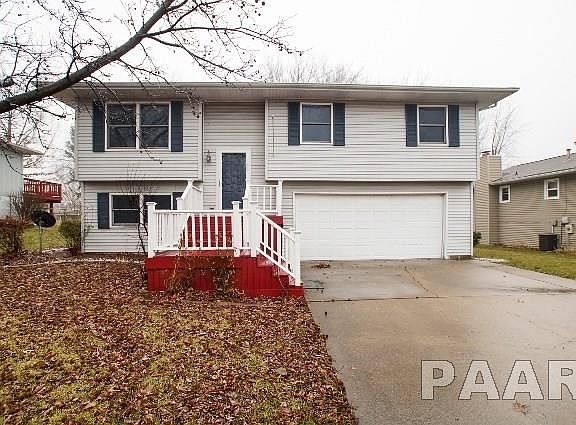 2nd image of 403 Pecan St
