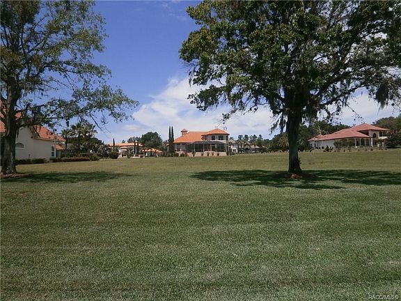 3rd image of 545 W Fenway Dr