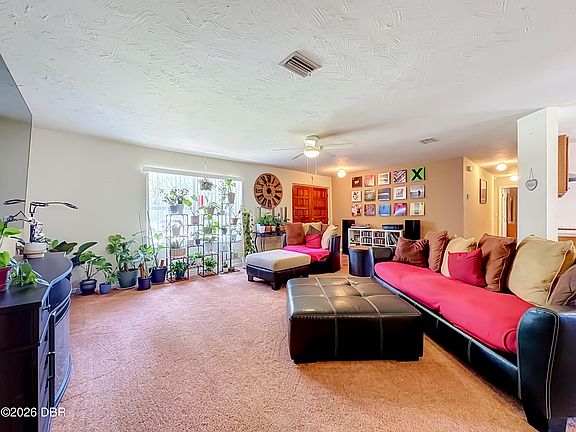 3rd image of 2 Radford Ln