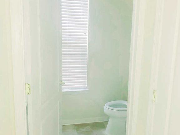 5th image of 9814 Stonewood Ct