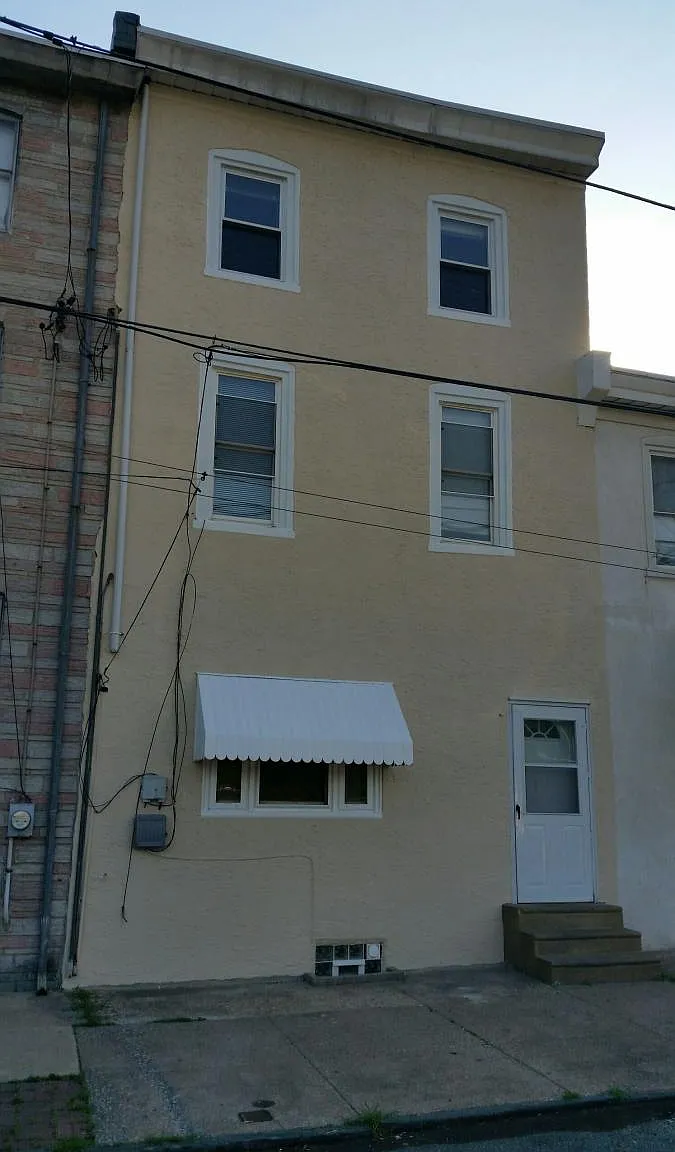 5 bed, 2036 sqft, $3,250 — Photo 1