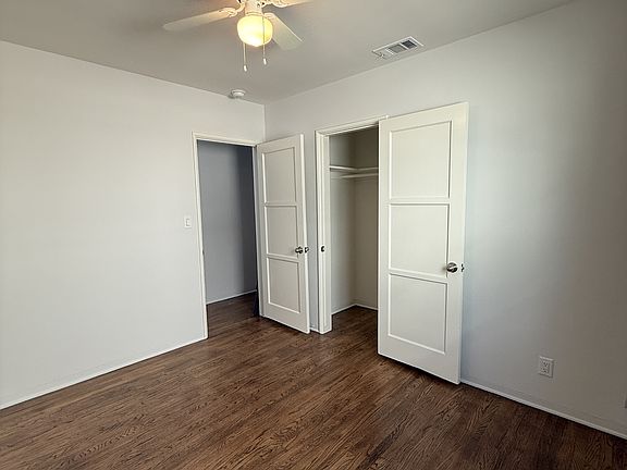 5th image of 2659 Montrose Ave