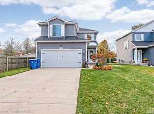 4027 Maiden St, Waterford, MI 48329