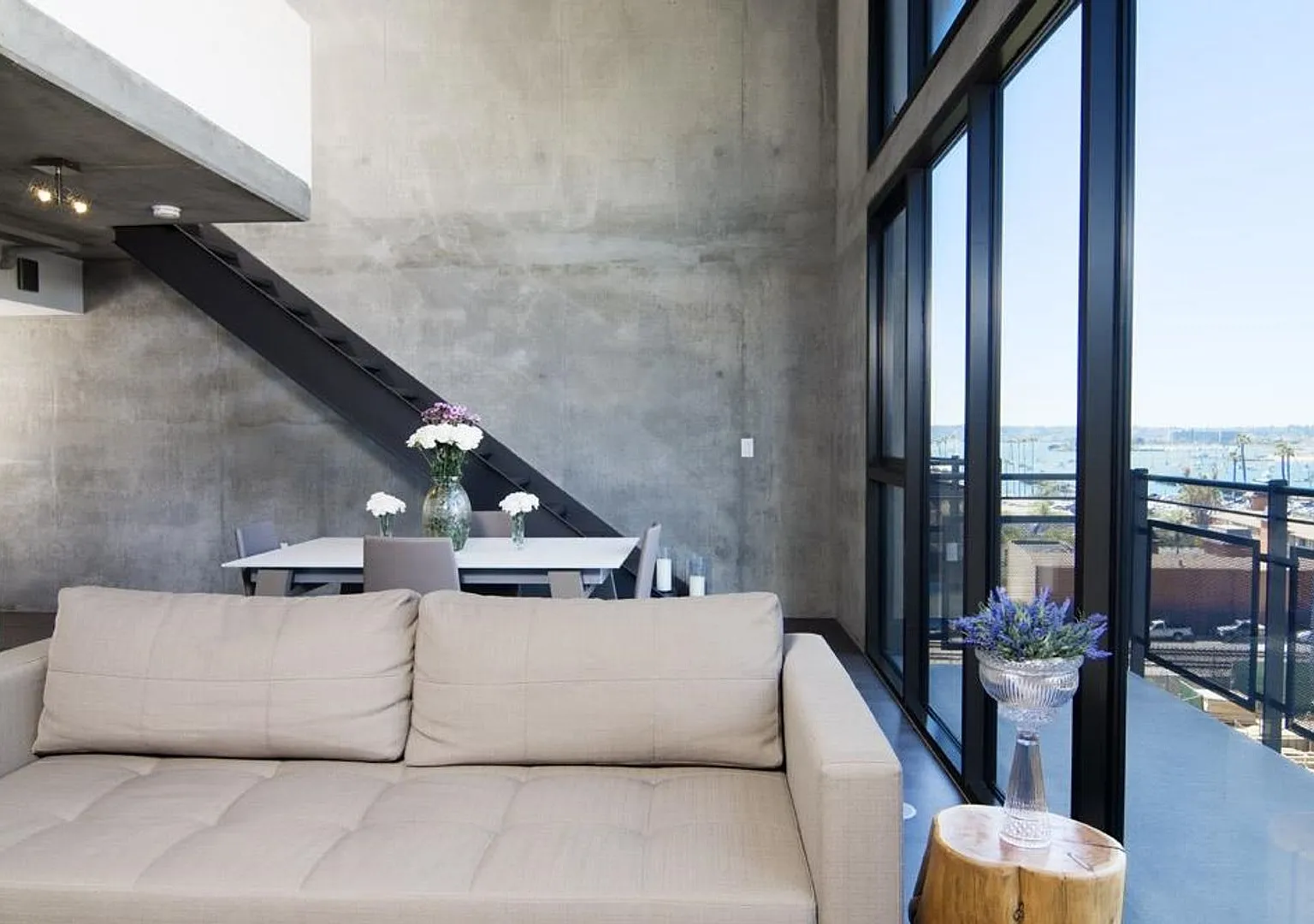 Modern condo in the prestigious DOMA building! — Photo 3
