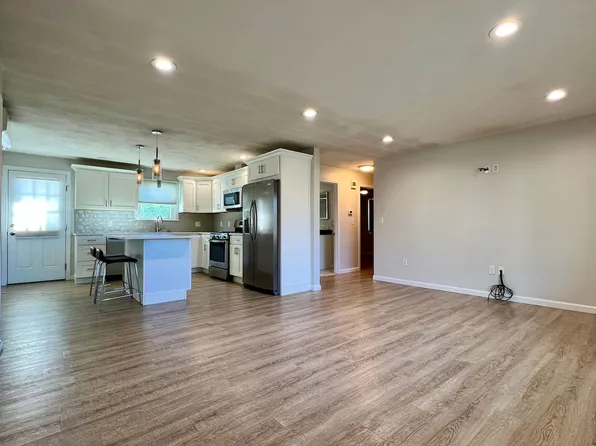 Soprano Duplex, 5-7 Soprano Cir #5, Cranston, RI 02920