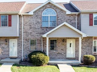 132 Country Barn Rd E, Houston, PA 15342