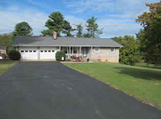 433 Old Stage Rd, Johnson City, TN 37615