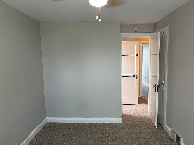 139 W Madison Ave — Photo 18