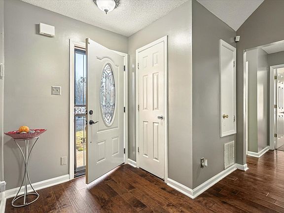 3rd image of 7817 Lake Cross Dr E