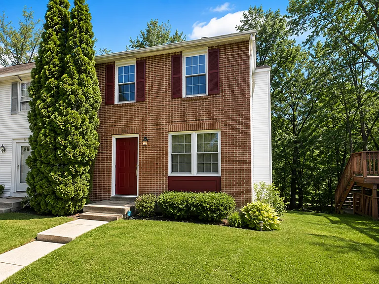 6012 Cedar Wood Dr — Photo 2