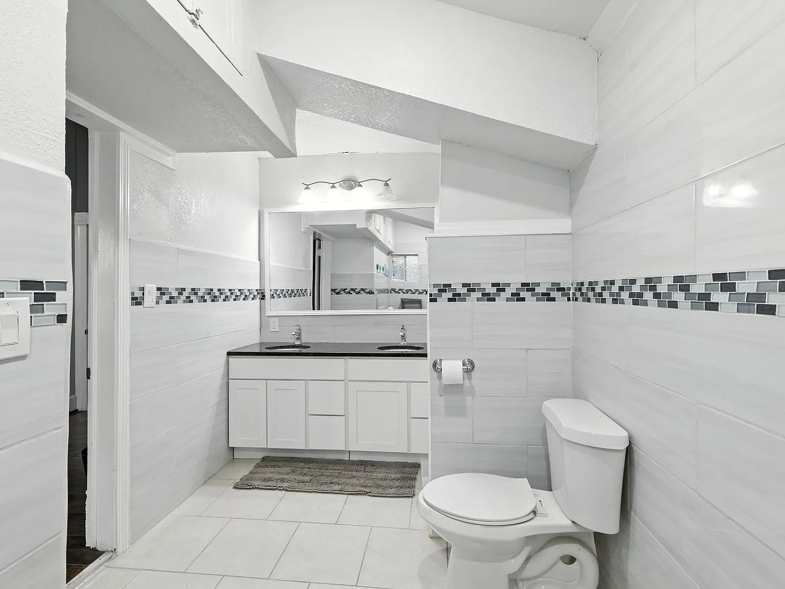 3 bed, 1424 sqft, $2,500 — Photo 2