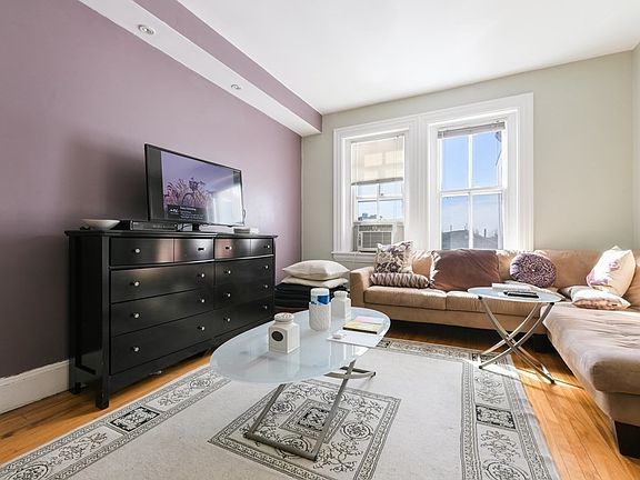 2nd image of 2-6 Arlington St #2-32