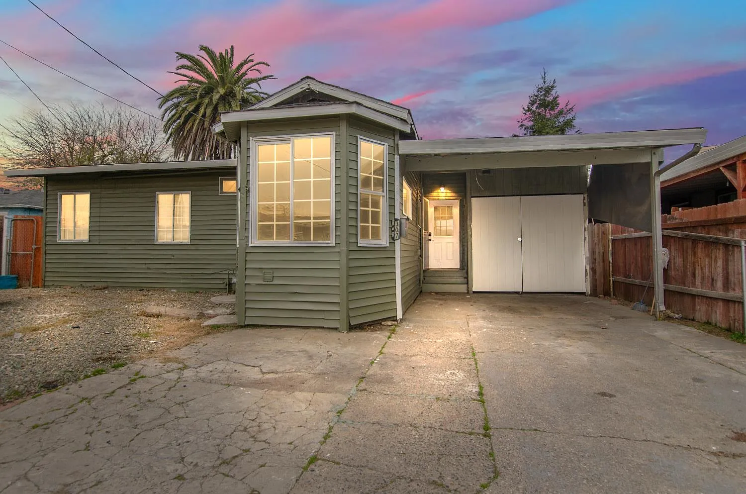 307 Nimitz St photo 1