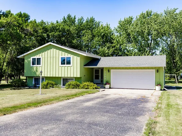 1108 62nd Ave N, Moorhead, MN 56560