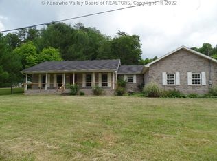 100 Johnathan Ln, Milton, WV 25541