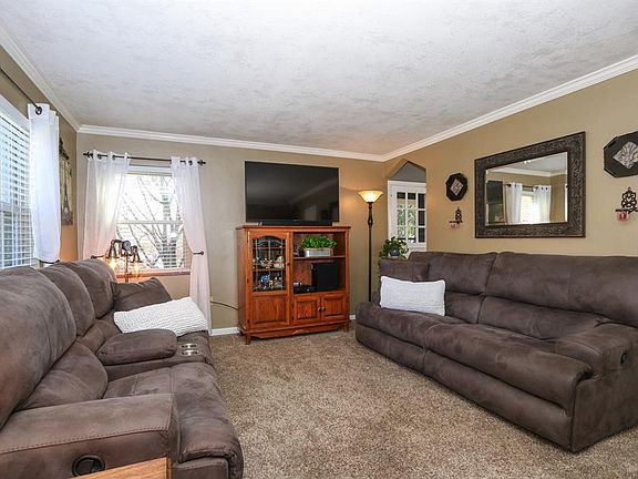 4th image of 7123 Willowdale Dr