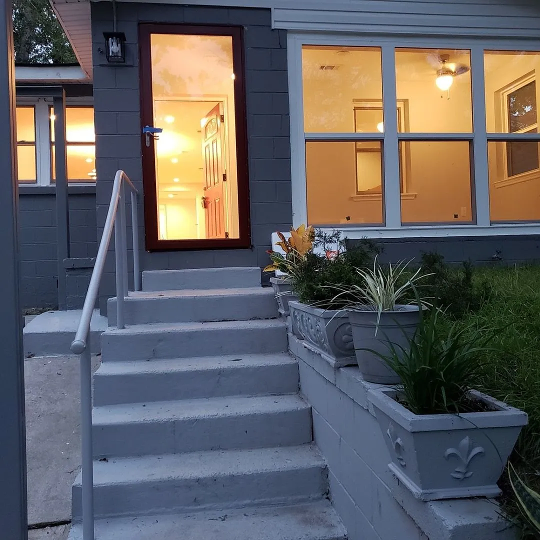 Charming 2BR House in Savannah — Photo 3